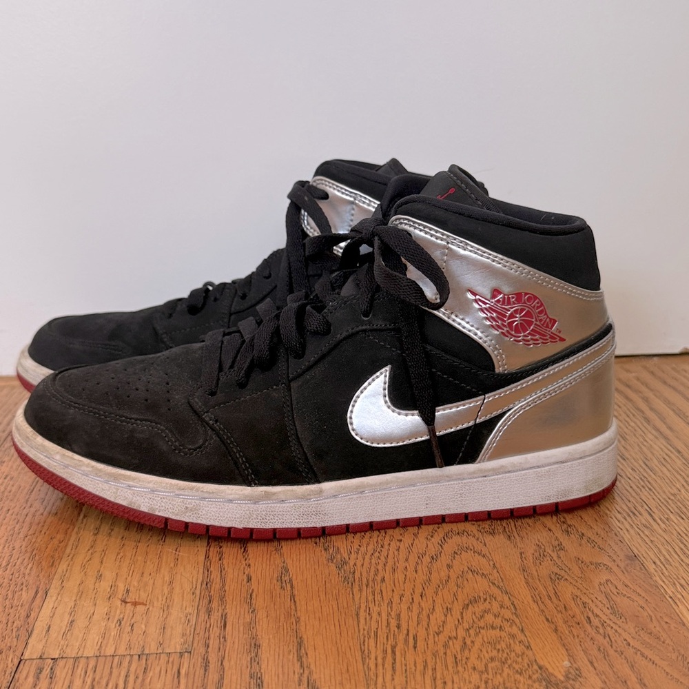 Nike Air Jordan 1 Mid Johnny Kilroy Black/Red/Silver Mens Size 8 554724-057